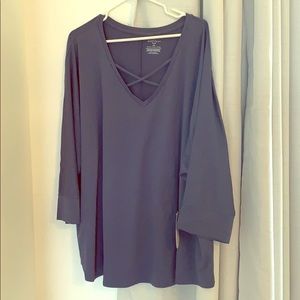 3/4 sleeve tshirt with v neck cross cross detail